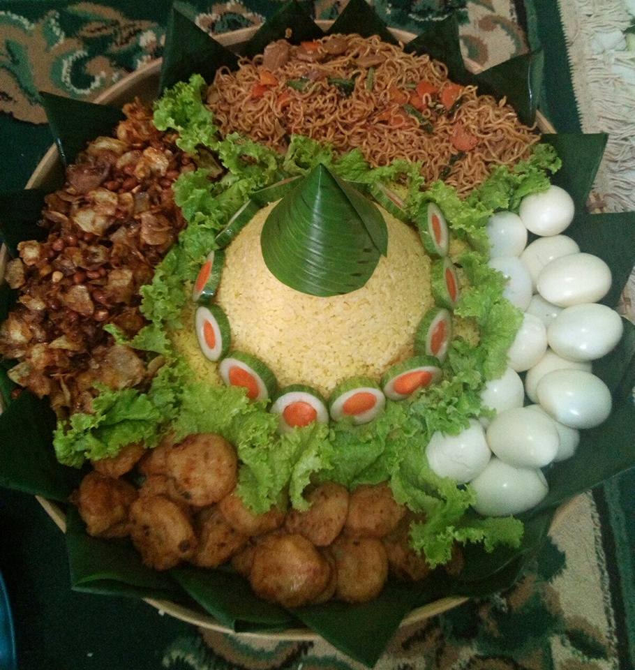 Warung & Catering Kudus: Nasi Tumpeng Ingkung Ayam