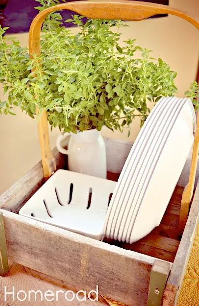 DIY Vintage Berry Picking Crate www.homeroad.net