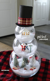 Fish Bowl Snowman craft for Christmas. ADORABLE! Use 3 different sized fish bowls 