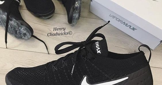 wmns air vapormax flyknit sneakers