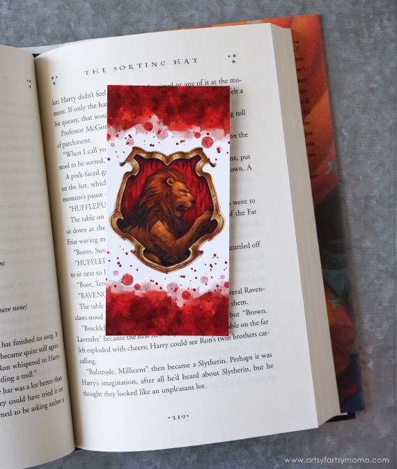 Free Printable Harry Potter Hogwarts House Bookmarks to save your spot with your favorite Hogwarts House!