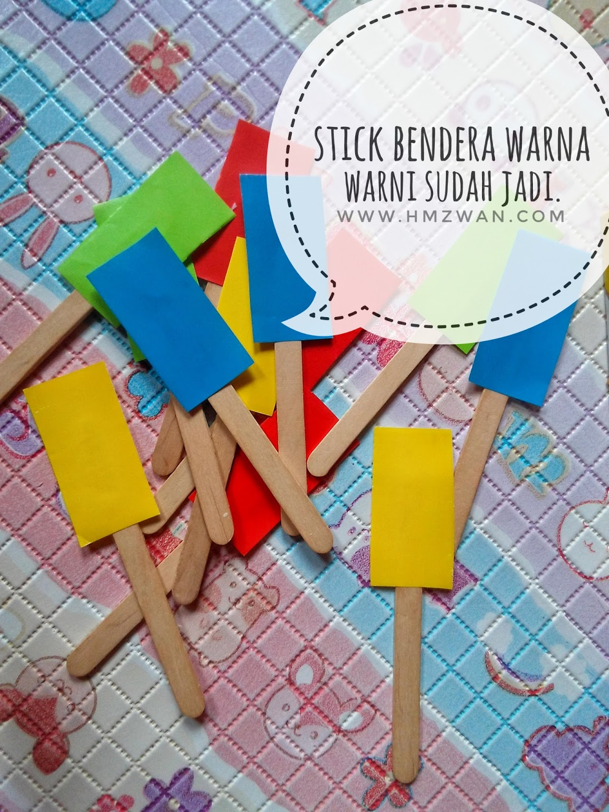 Gampang kan kalau udah jadi tinggal main bareng anak Sebenarnya cuma pakai stick ice cream aja nggak masalah yang penting main