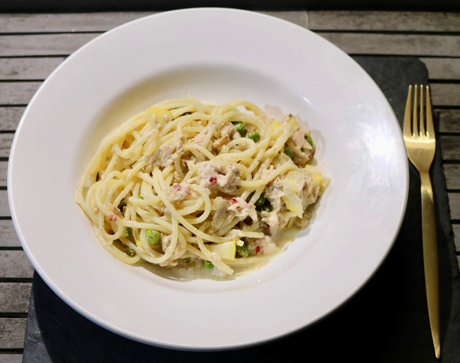 Pasta mit Thunfisch und Erbsen