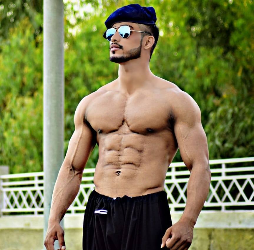 world bodybuilders pictures: mister junior dera ismael khan bodybuilder ...
