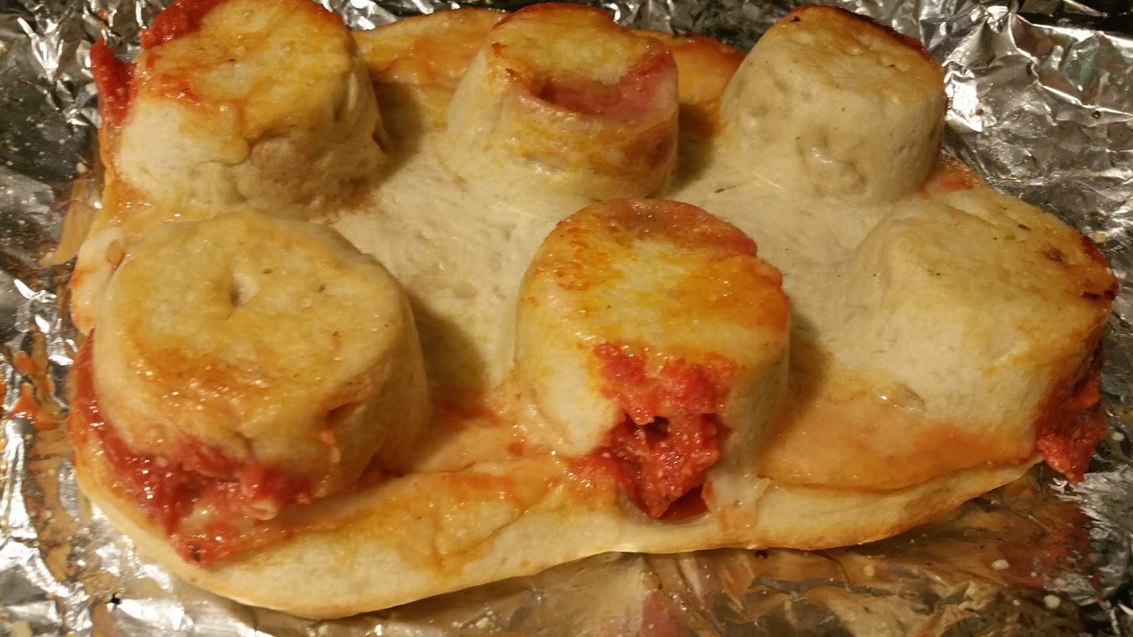 Food's Fan Club See & Slay Deep Dish Pepperoni Pizza Puffs