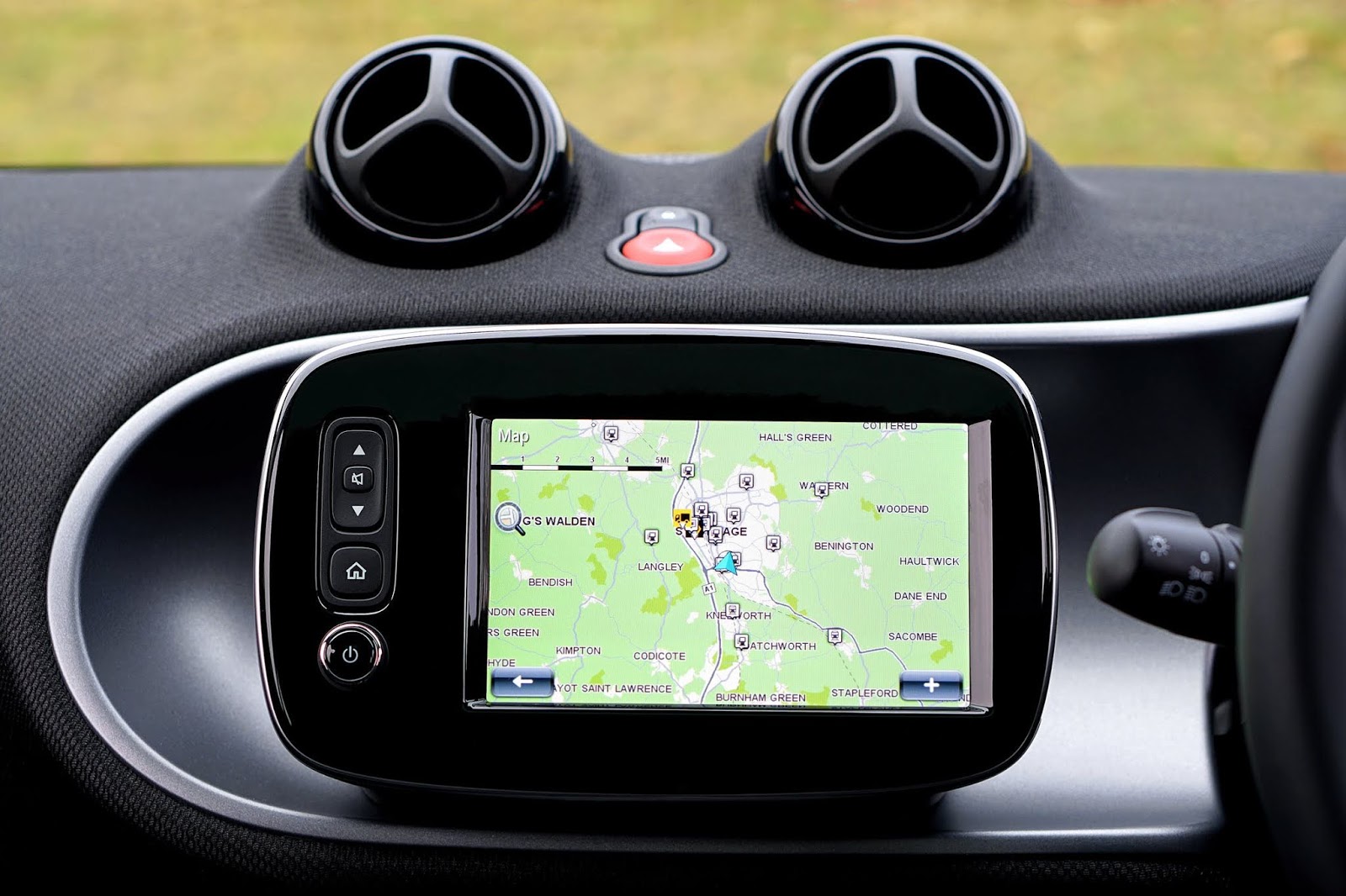 The Benefits of Installing a GPS Vehicle Tracker