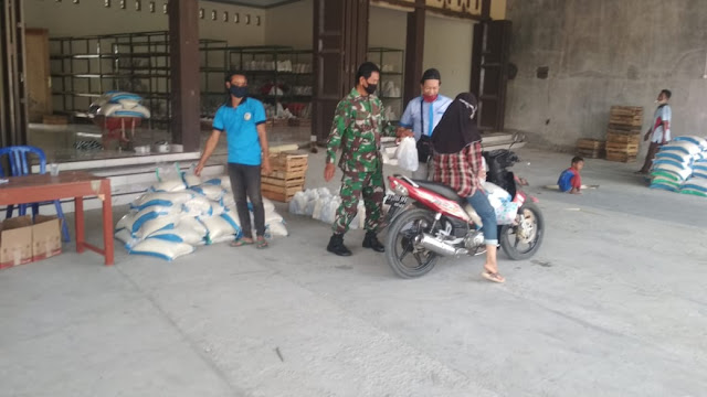 Warga Terdampak Covid-19 di Desa Kaliwedi  Terima BSNT