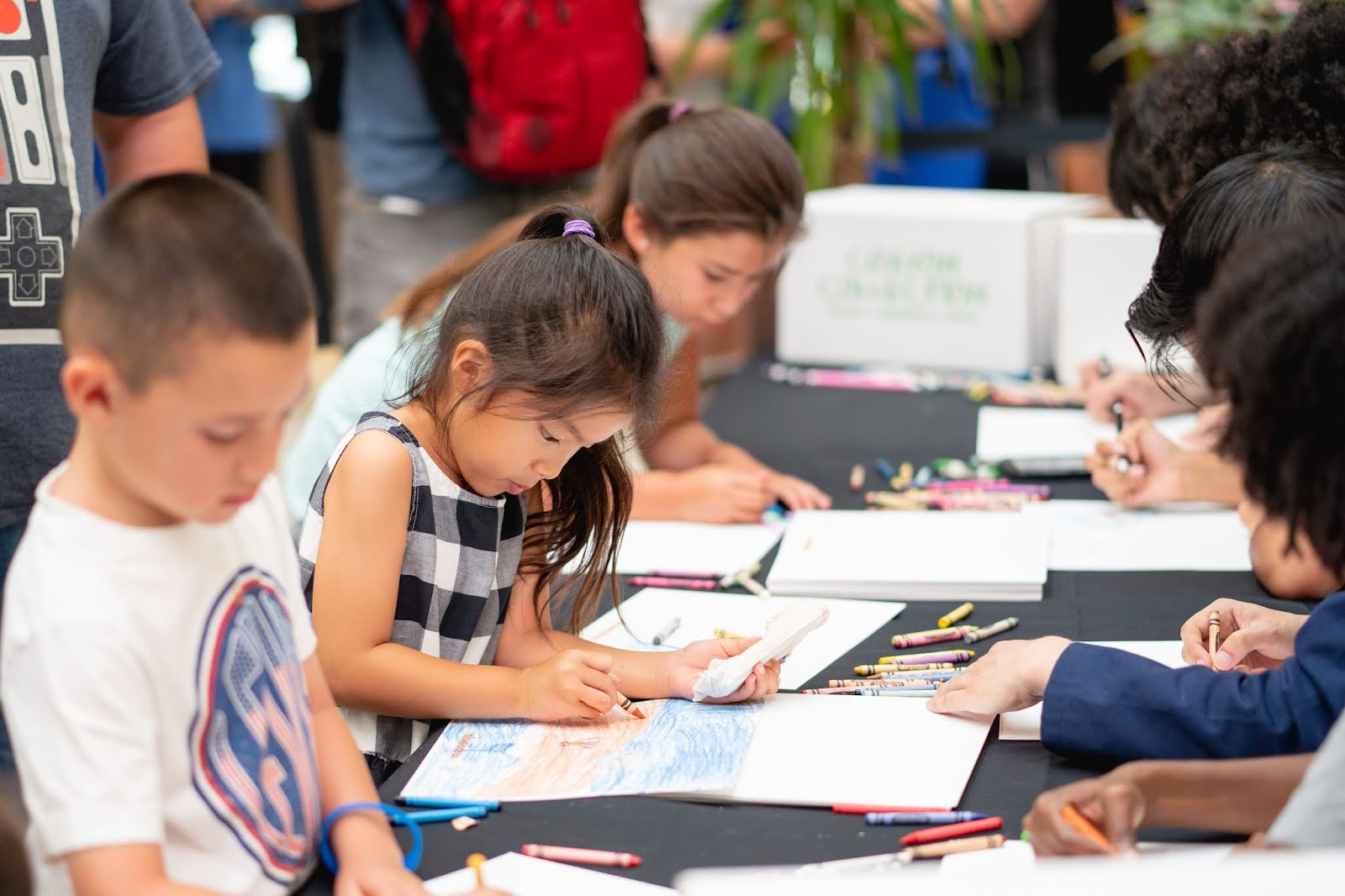 NickALive! Crayon Collection Breaks Guinness World Record by Donating
