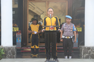 Kapolres cirebon Kota pimpin bersih bersih mako CIKO Kapolres cirebon Kota pimpin bersih bersih mako CIKO