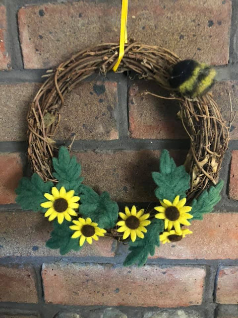 needlefelt bumble bee wreath sunflowers