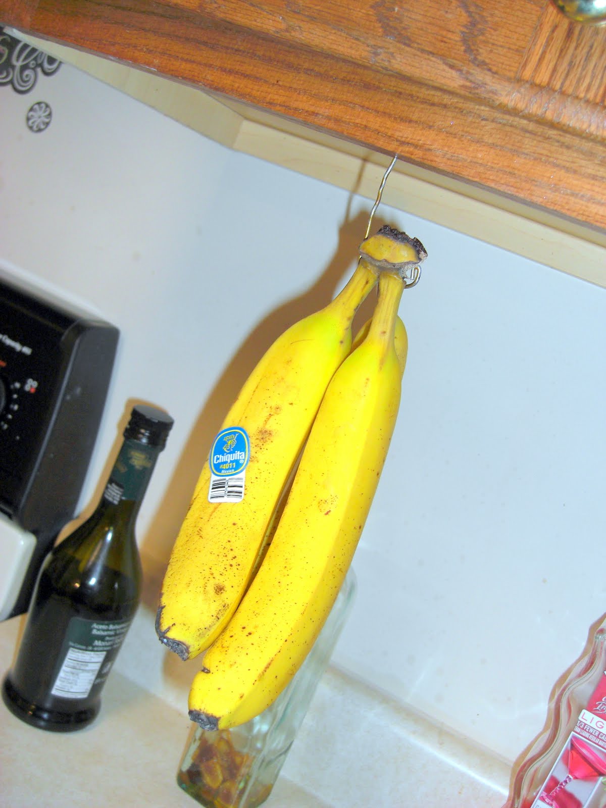 CreateATorium Crafts Easy home solutions banana hanger