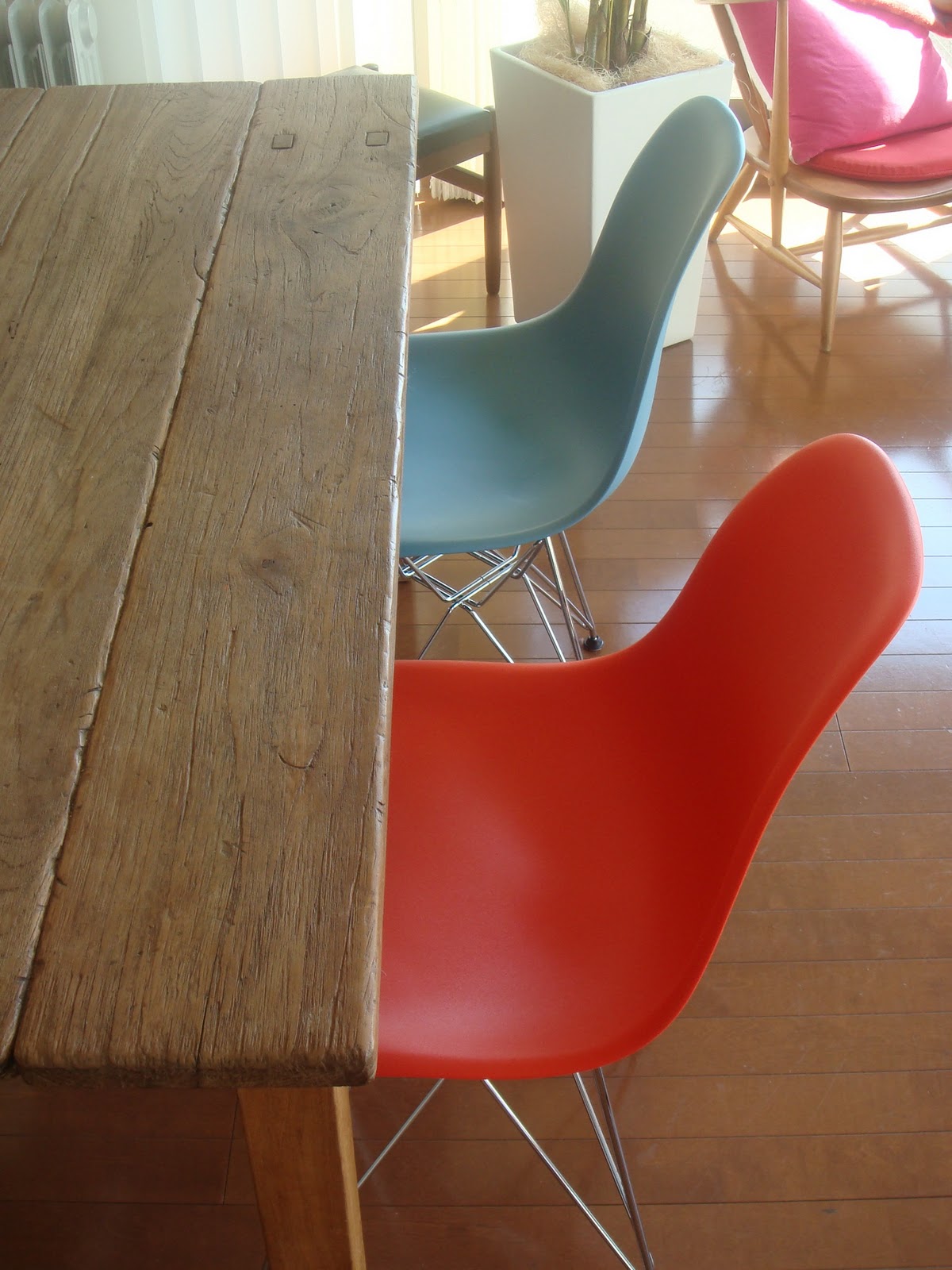 東京マンションライフデザイン: Eames Shell Chairs（イームズシェルチェア）