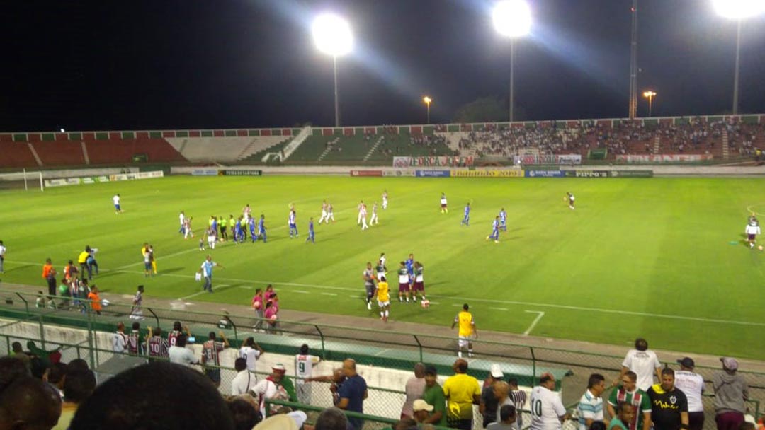 Jacobina empata com o Flu de Feira e soma primeiro ponto no Baianão