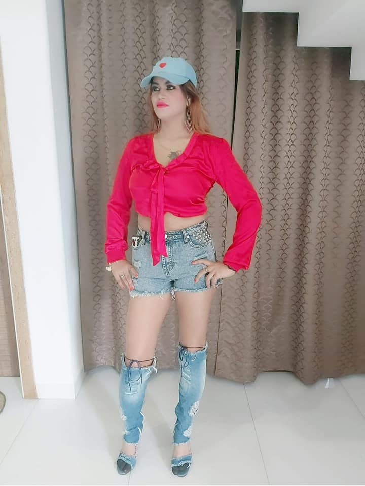 Actress Soniya Maheshwari Who Look Gorgeous In Pink Outfit - FilmyNaka ...