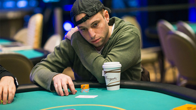 7 Keuntungan Bermain Poker di Kasino