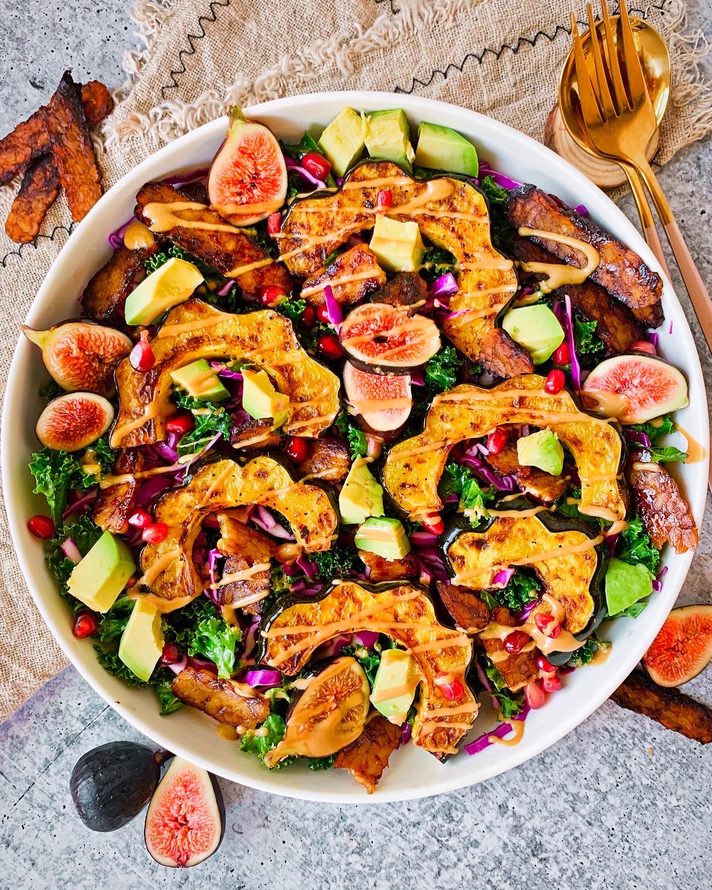 Tempeh Bacon Salad Bowl