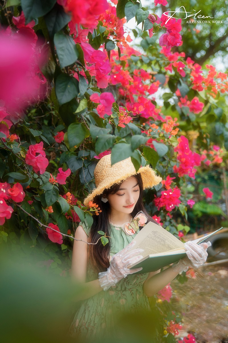 Image-Chinese-Cute-Girl-Young-Girl-under-flower-frame-TruePic.net