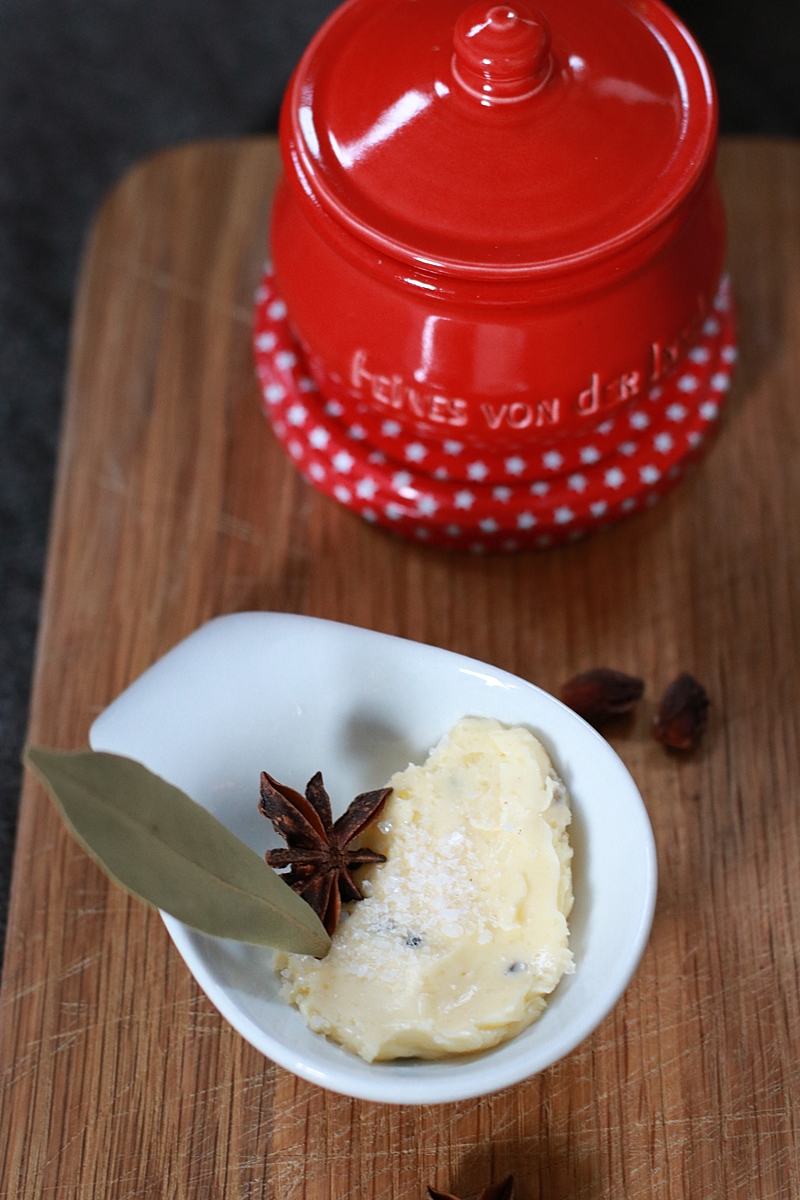 Wolkenfees Küchenwerkstatt: Weihnachtsgewürz-Salz und Weihnachtsbutter