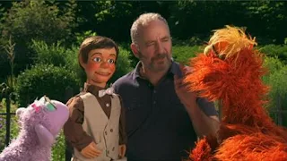 Murray and Ovejita, people in your neighborhood Puppeteer Paul Zaloom. Paul Zaloom talks about puppetry, Sesame Street Episode 4325 Porridge Art season 43
