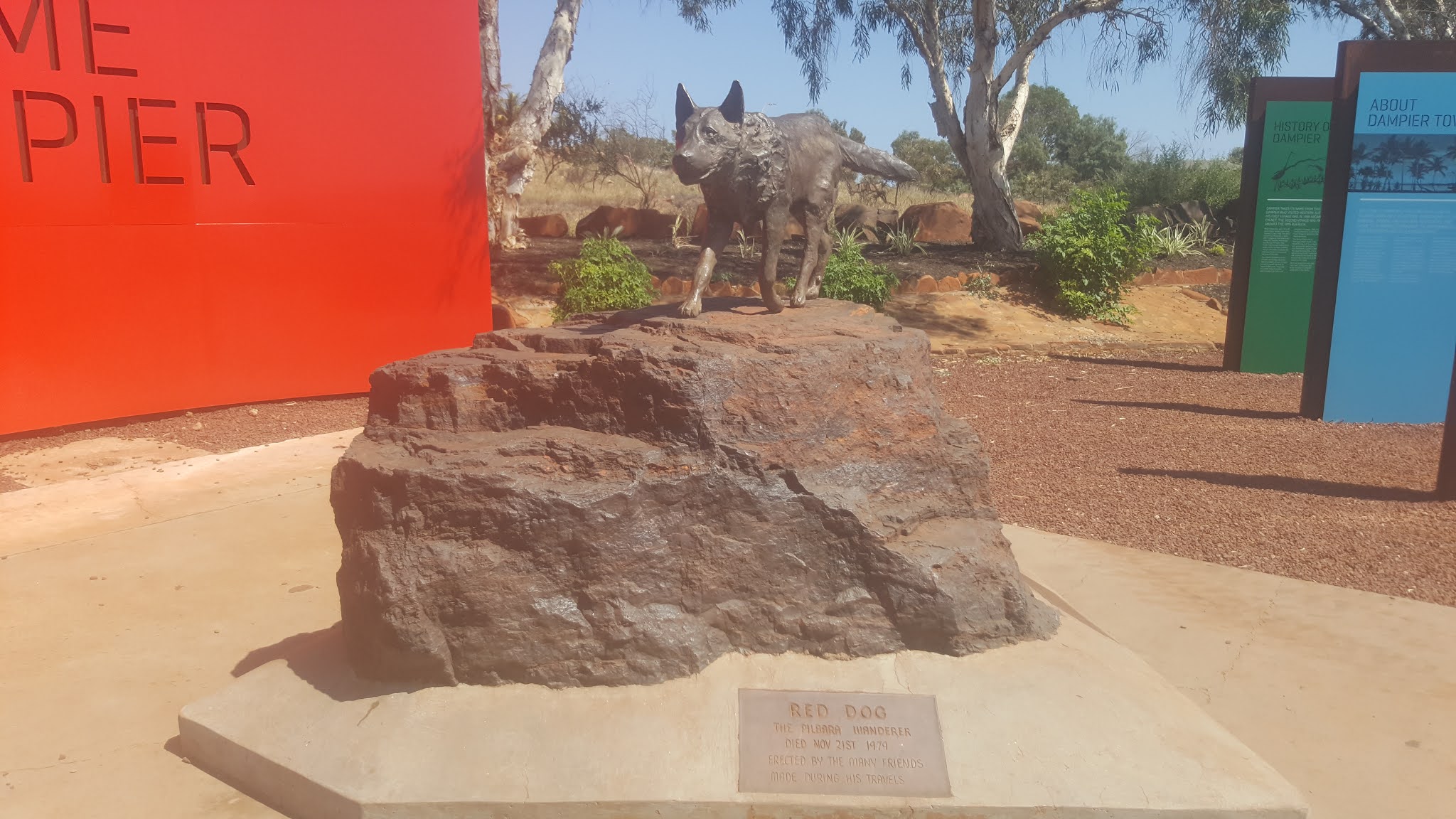 Dampier Red Dog Memorial Statue