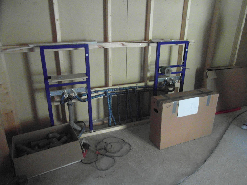 * Valnöt-Hus *: Röhrchen und Leitungen...