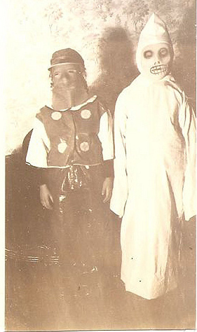 since halloween is about as messed up as you can get and not be arrested ive combined the two with my favorite pics from the late 19th century early