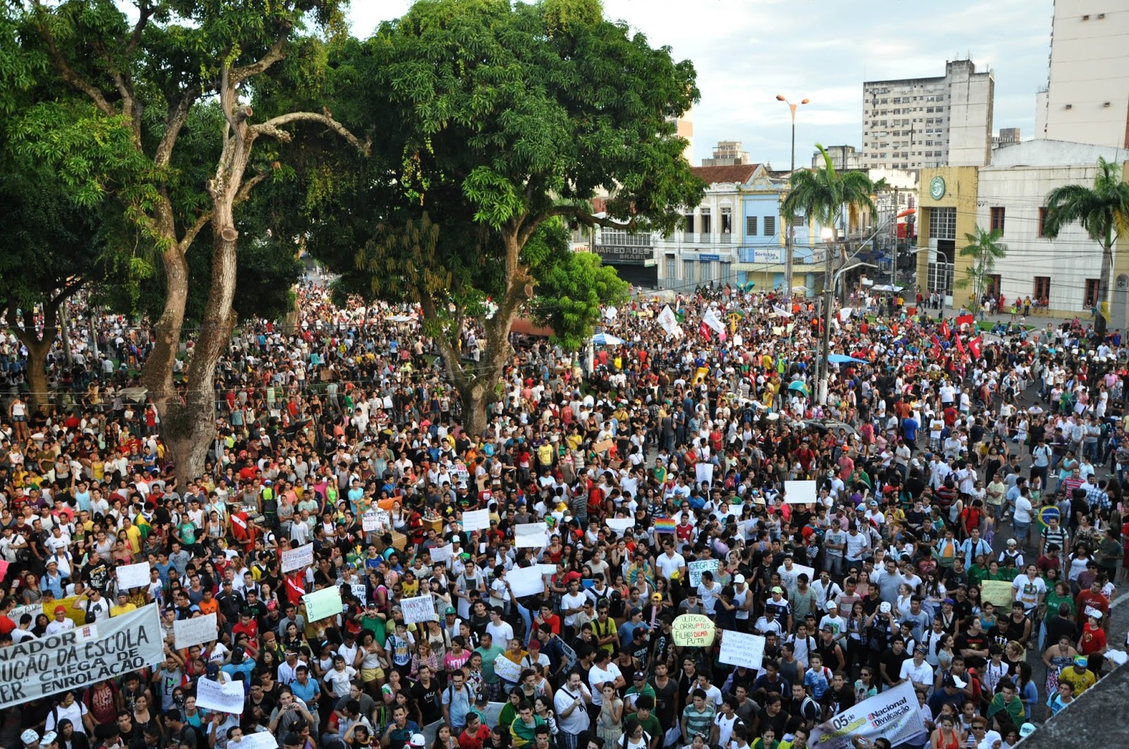 PROF. OTAVIO CRUZ INNOCENCIO Manifestações Populares 2013 PROF. OTAVIO CRUZ INNOCENCIO Manifestações Populares 2013