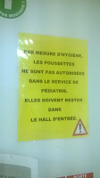 hopital pédiatrie enfant bébé bambin poussettes interdiction portage