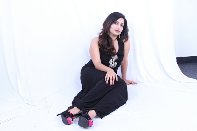 Disha Dinakar South Indian Actress Latest Photos Navel Queens