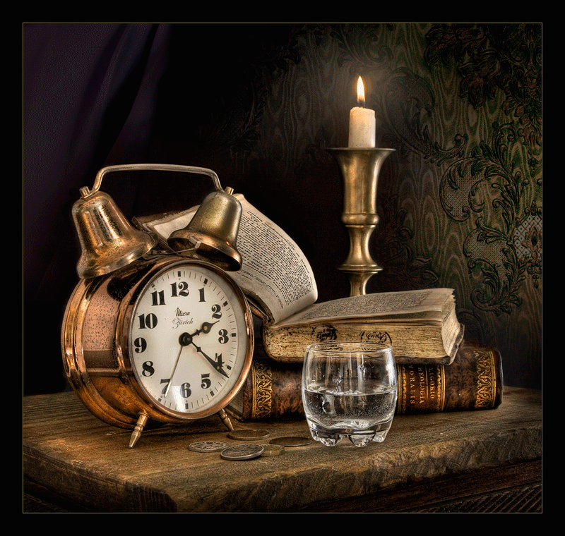 Натюрморт с часами. Натюрморт со старинными часами. Фотонатюрморты с часами. Натюрморт в стиле ретро.