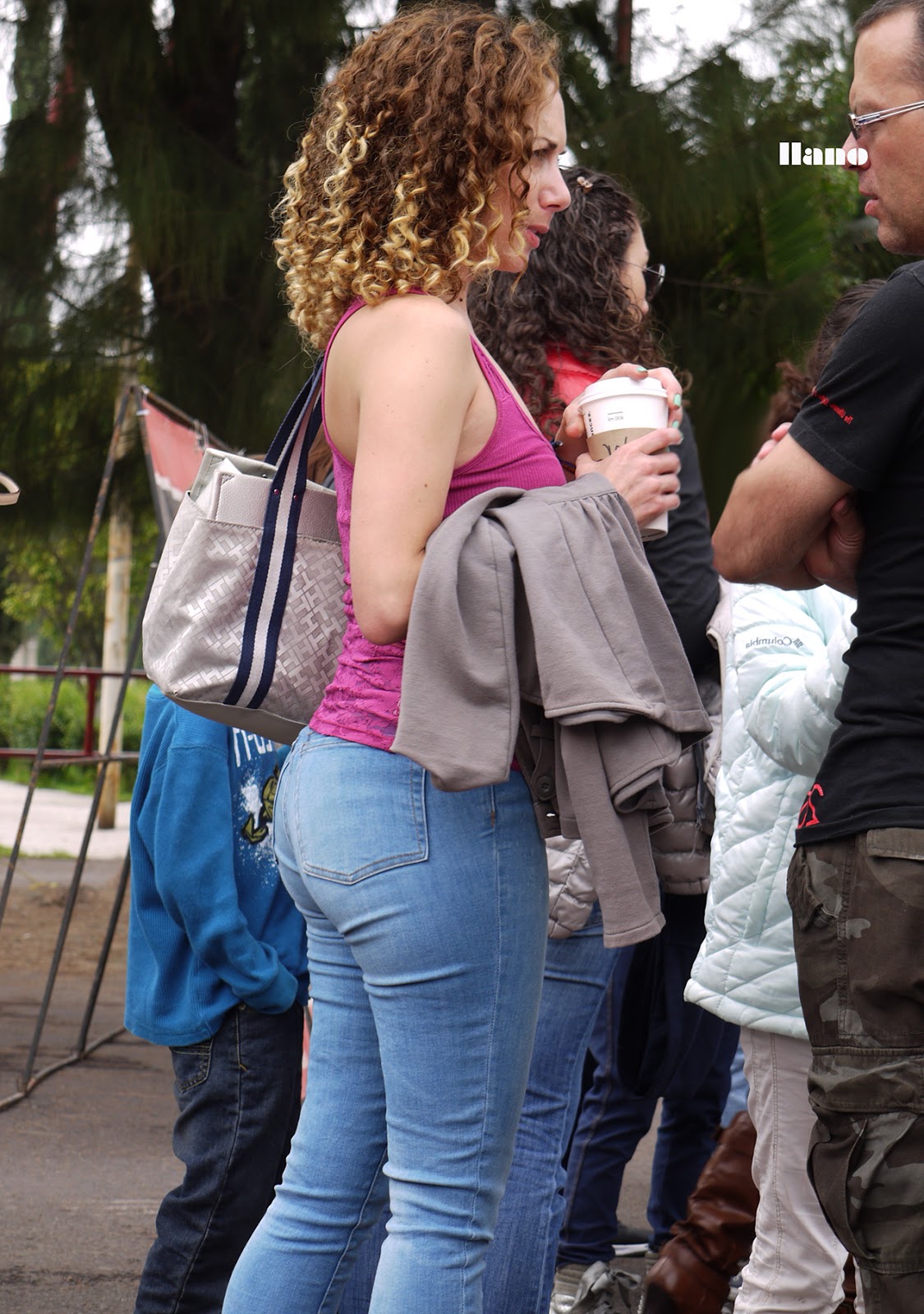 Hot Milf with Big Ass in Tight Jeans