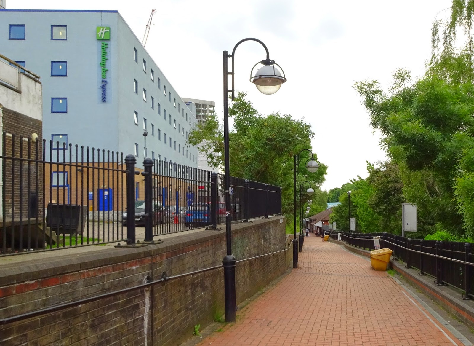 London Underground Towns North Acton