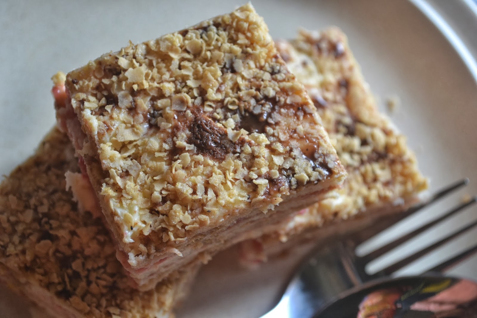 Ummu Ammar Cream Cracker Lapis Keju