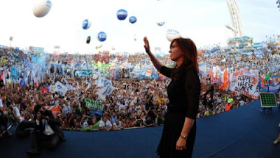Cristina en la última Plaza de su segundo período presidencial