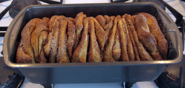 Cinnamon Sugar Pull Apart Bread by freshfromthe.com
