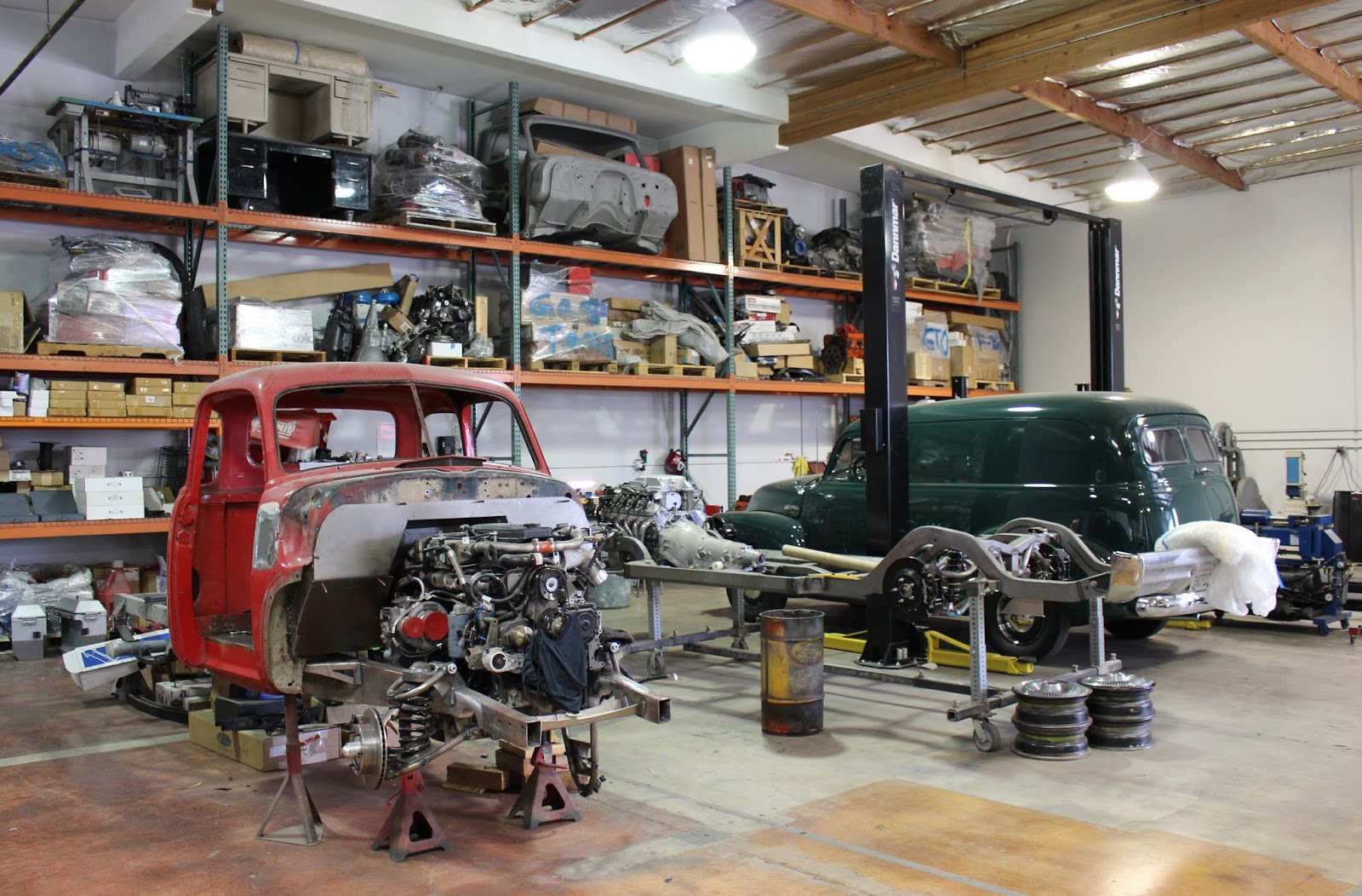 Covering Classic Cars : Dealer Spotlight: Dave's Garage in Simi Valley, Ca