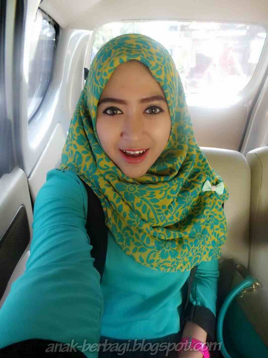 Foto-Foto Cewek Cantik Berjilbab Terbaru - Anak Berbagi
