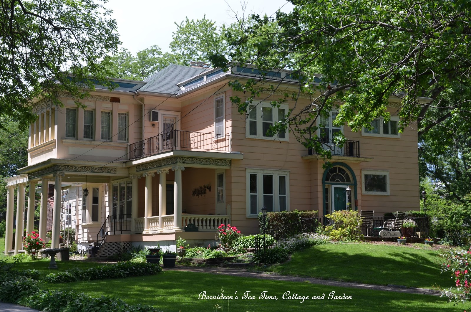 Bernideen's Tea Time, Cottage and Garden HOMES AND CHURCHES IN AUXVASSE AND MEXICO, MISSOURI