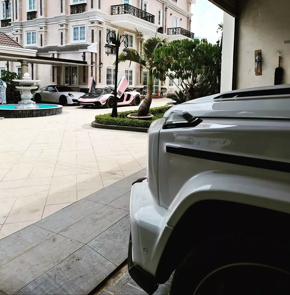 Đại gia Đà Lạt sắm Porsche 911 Targa 4 GTS độc nhất Việt Nam nhưng bộ sưu tập xe còn gây choáng ngợp hơn nhiều Đại gia Đà Lạt sắm Porsche 911 Targa 4 GTS độc nhất Việt Nam nhưng bộ sưu tập xe còn gây choáng ngợp hơn nhiều