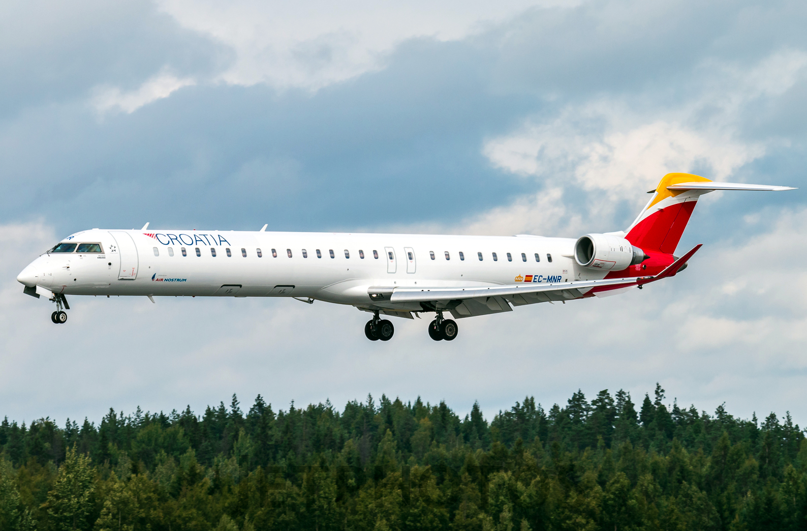 Croatia Airlines Bombardier CRJ1000 Approaching Landing