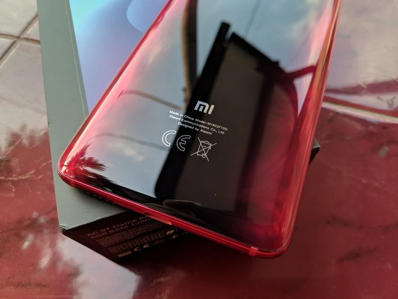 Desain Xiaomi Mi 9T