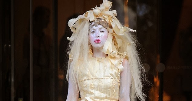 Effiong Eton: [Photo] #QnA: Lady Gaga Crepe Paper Dress - #HotorNot?