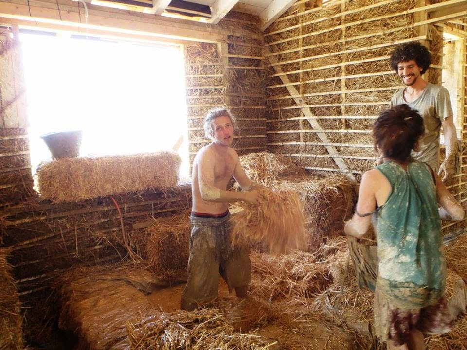 Σπίτι με cob και άχυρο στην Αγριά του Βόλου - Φτιάχνω μόνος μου