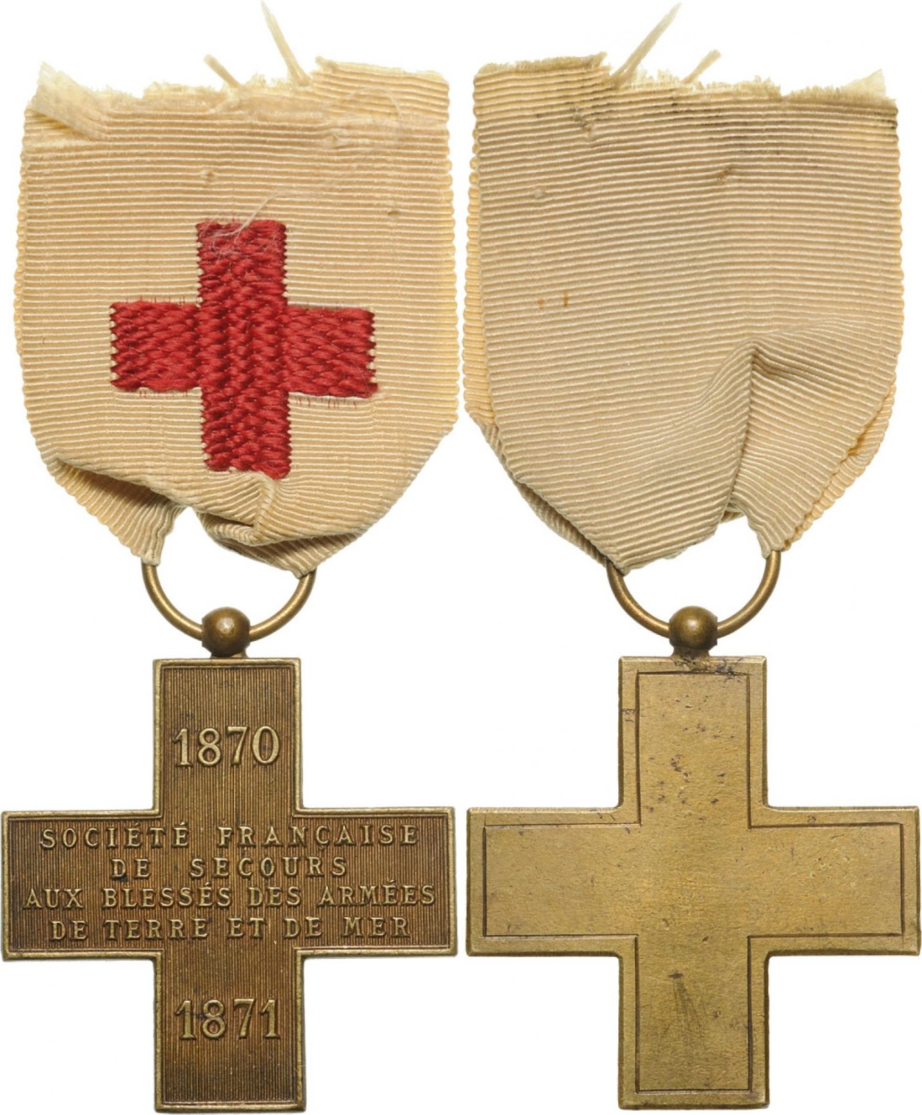 Школа красный крест. Красный крест 1918. Красный крест 1914. Крест красный красный. Форма красного Креста.