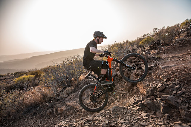 Rocky ascent Tom Cardy climbs a steep rough trail on his Haibike ALLMTN 2.0 e-bike.