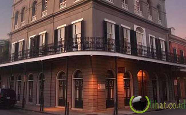 5 Rumah Artis Hollywood yang paling Angker dan Menyeramkan 5 Rumah Artis Hollywood yang paling Angker dan Menyeramkan