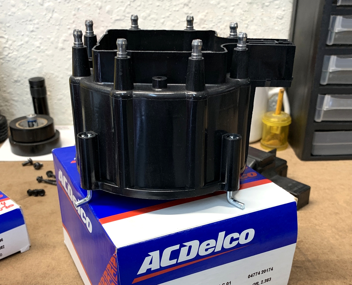 1976 Corvette Stingray Restore, Repair, Detail Replace Distributor Cap and Rotor on a '76 Corvette