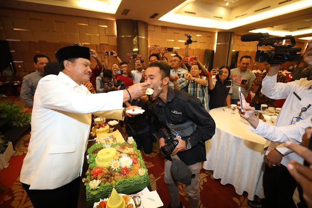 Pers Pegang Peranan Penting Dalam Pembangunan | infomadiunraya.com