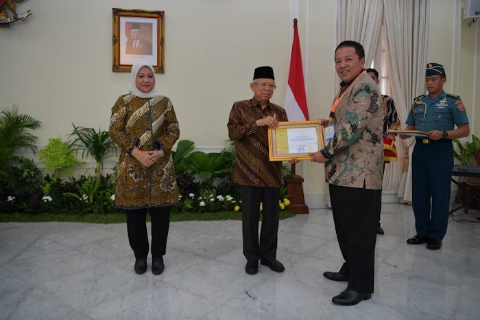 Berhasil Bina Usaha Kecil dan Menengah, Gubernur Arinal Raih Anugerah Paramakarya 2019