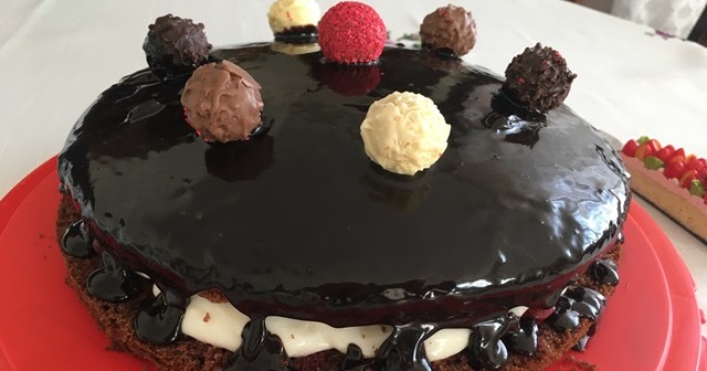 Vişneli Çikolatalı Pasta